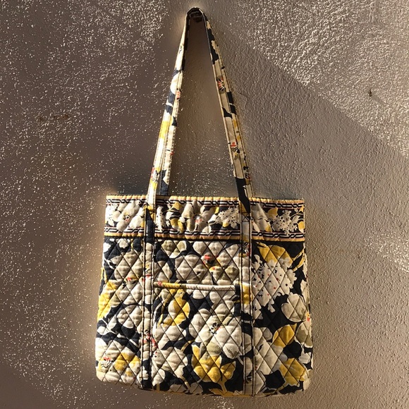 Vera Bradley Handbags - Vera Bradley tote
